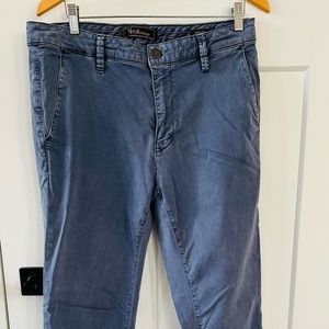 34 Heritage blue khakis pants.